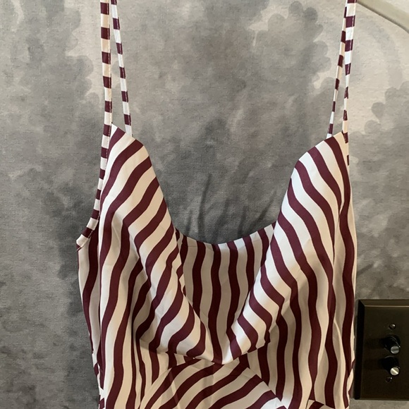 Commense Dress - Picture 2 of 8